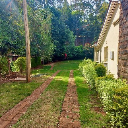 Kuniville Guest House Nyeri Esterno foto