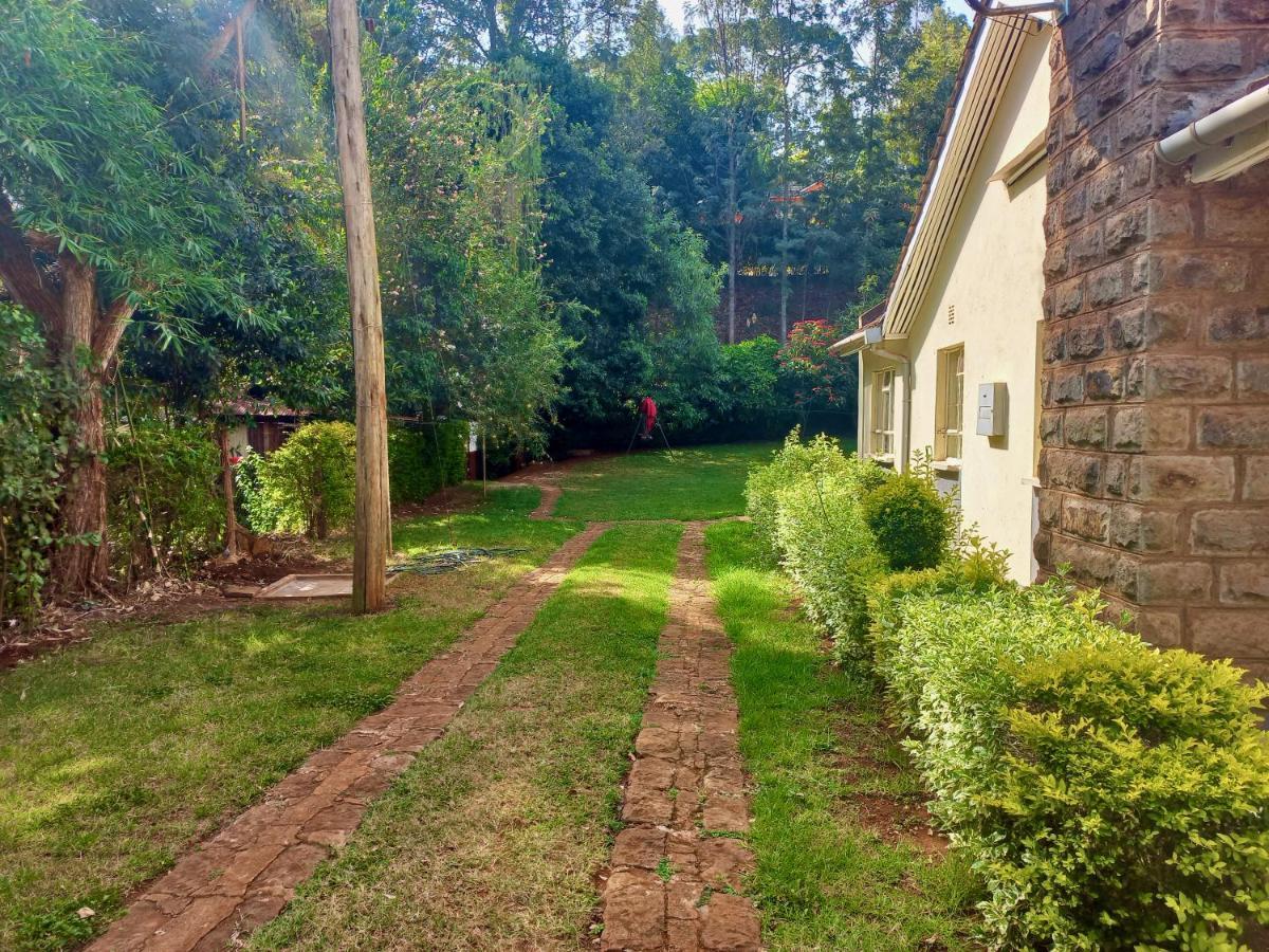Kuniville Guest House Nyeri Esterno foto