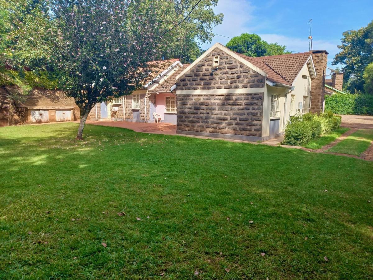 Kuniville Guest House Nyeri Esterno foto