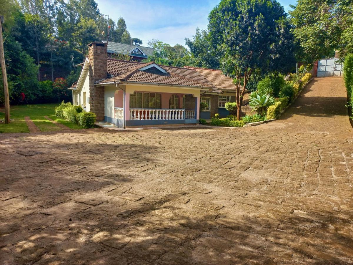 Kuniville Guest House Nyeri Esterno foto