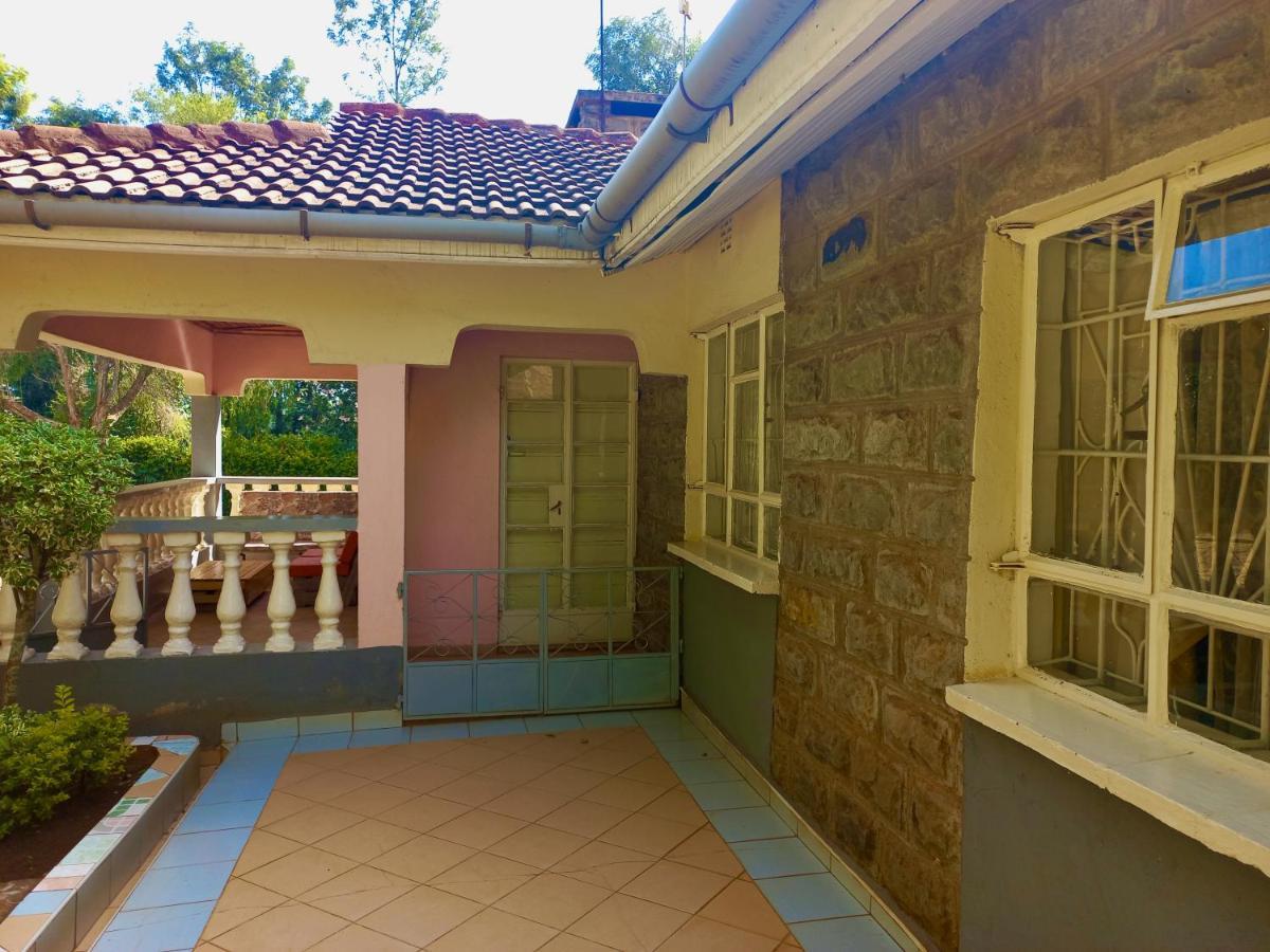 Kuniville Guest House Nyeri Esterno foto