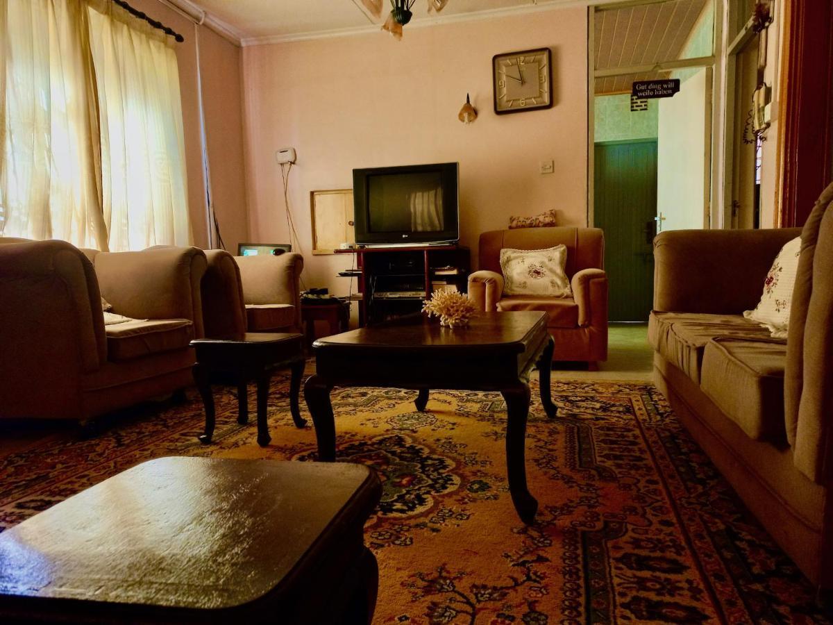 Kuniville Guest House Nyeri Esterno foto