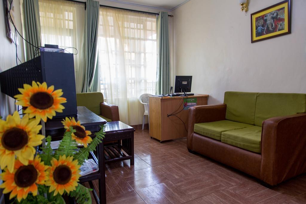 Kuniville Guest House Nyeri Esterno foto