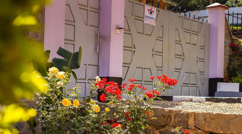 Kuniville Guest House Nyeri Esterno foto