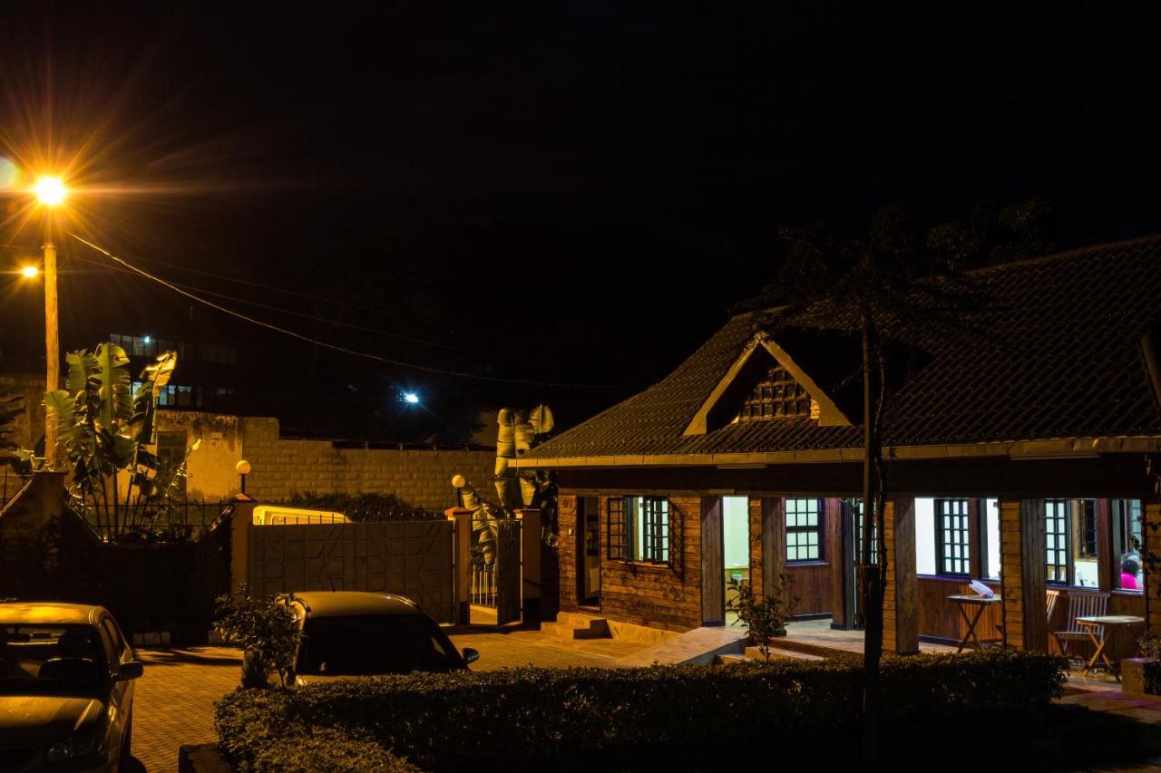 Kuniville Guest House Nyeri Esterno foto